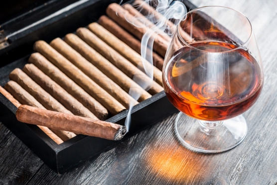 Zigarren und edle Whisky geniessen Sie in unserer Smoker Lounge